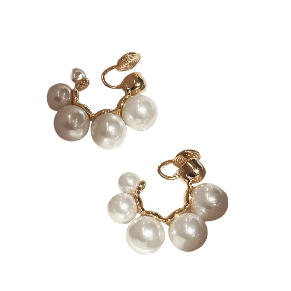 

Pearl earrings, circles, painless mosquito coil disc, ear clips, no ear piercings, women's stud earrings.