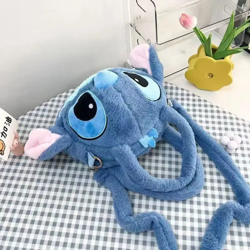 กระเป๋าสะพายไหล่ลายดิสนีย์สติทช์ การ์ตูนลิโลแอนด์สติทช์ กระเป๋าเป้ตุ๊กตาขนนุ่ม ของเล่นตุ๊กตาขนนุ่ม กระเป๋าสะพายข้างสำหรับเด็กผู้หญิง กระเป๋าถือตุ๊กตาขนนุ่ม ของขวัญคริสต์มาส