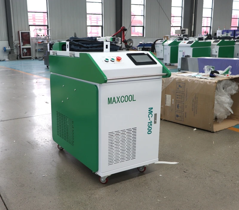 High Efficiency Handheld 2000w 3000w Raycus BWT Fiber Laser Cleaning Machine Laser Rust Paint Removal from Metal