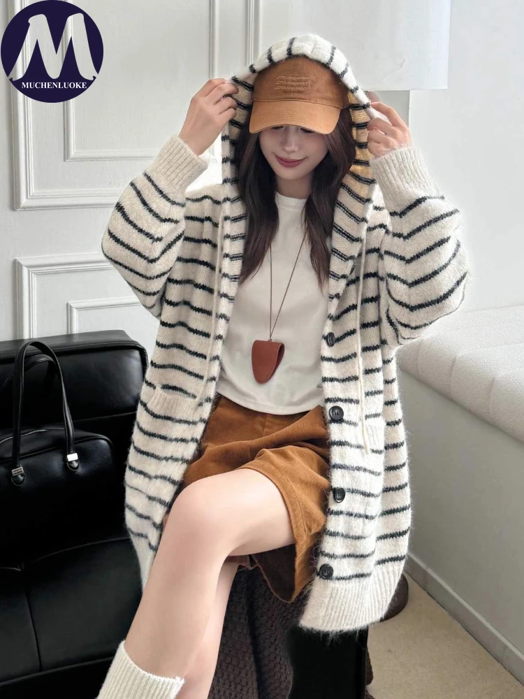 Maglione lavorato a maglia a righe con cappuccio autunno inverno da donna Cardigan caldo ispessito allentato casual alla moda coreana per uno stile elegante