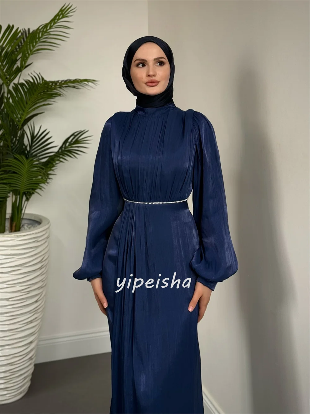 Personalizado de alta qualidade clássico strass ruched em linha reta gola alta vestidos longos sob medida vestidos de ocasião tamanhos disponíveis