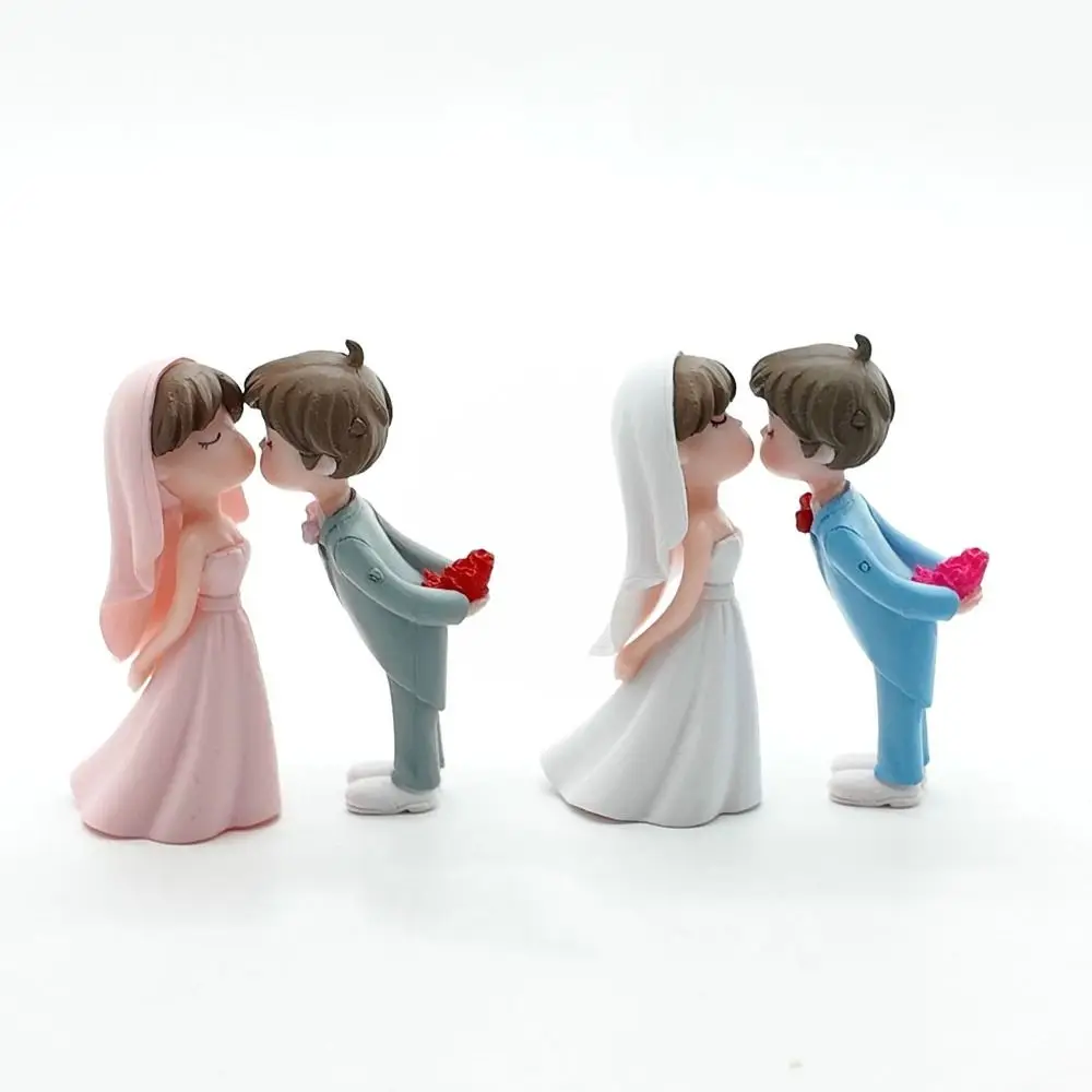 With Couple Doll Valentine’s Day Truck Decor Statue Heart-Shaped Mini Car Ornament Collectible Crafts Metal Car Miniature Model