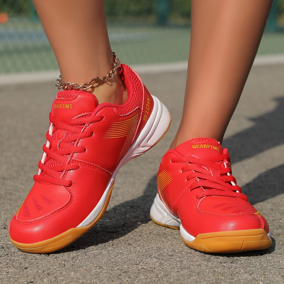 أحذية رياضية للتنس، أحذية تدري - مراجعة Badminton Footwork وسعره