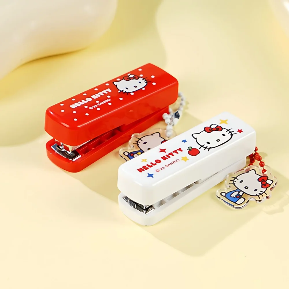 Kit de grapadora Sanrio Hello Kitty original, grapadora pequeña portátil y grapas para encuadernar papel, regalos de papelería para estudiantes y oficinas
