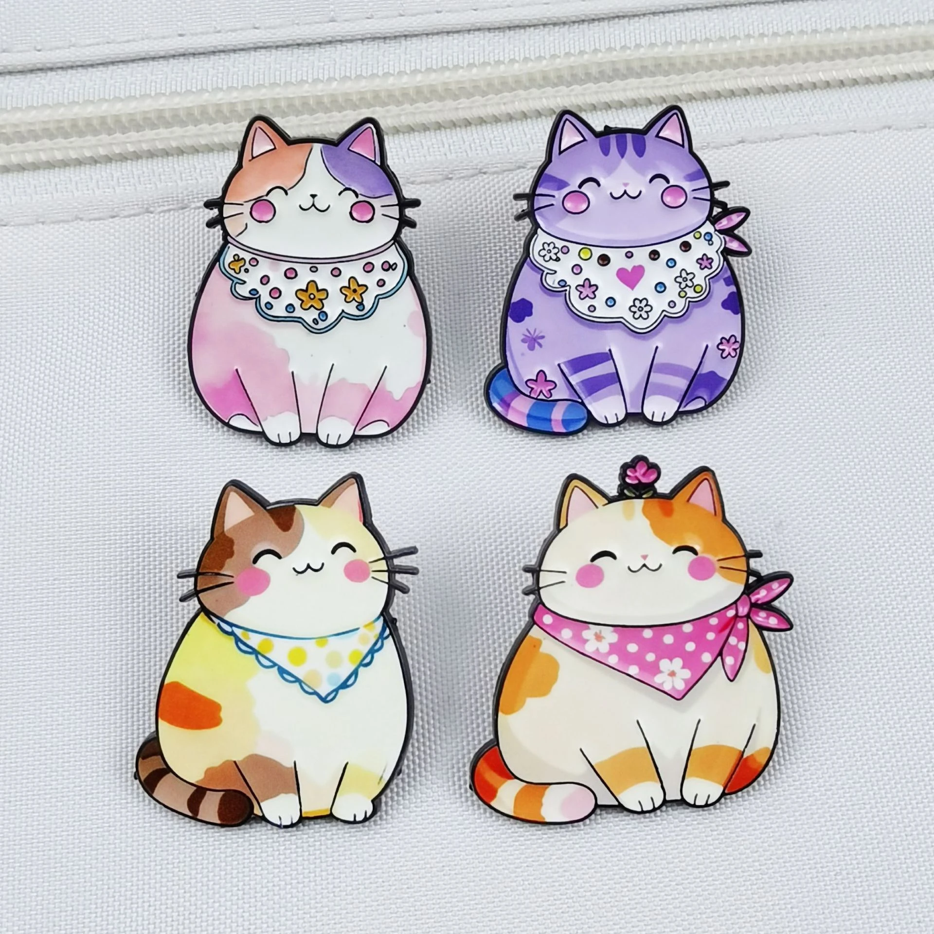Adorable Fat Cat Brooch Cartoon Smiling Cute Pet Metal Badge Backpack Clothing Accessory