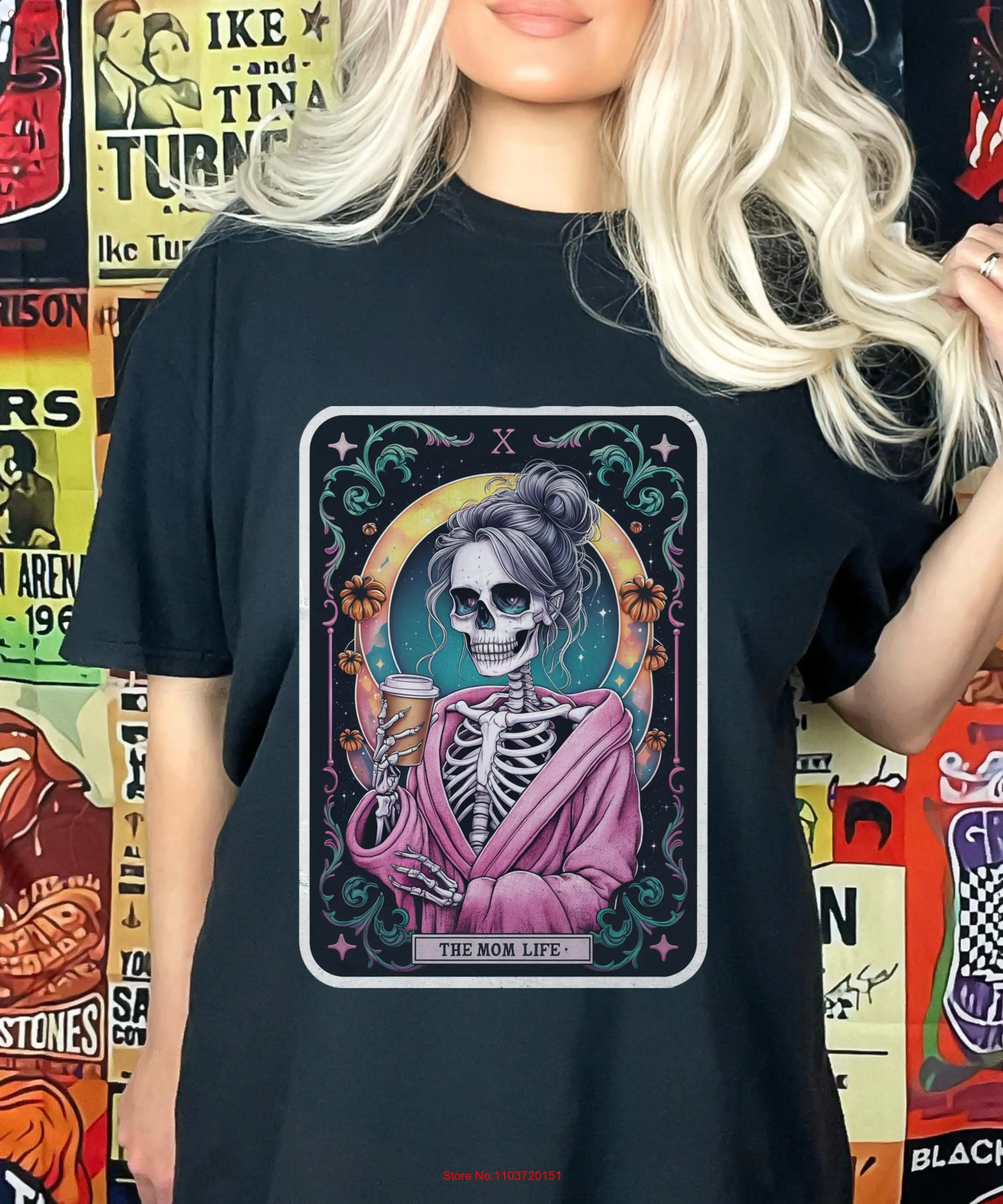 Футболка Mom Life со скелетом, карта Таро, ведьма, снимающаяся, жуткий, забавный, с кофе и хаосом, юмор с длинными или короткими рукавами