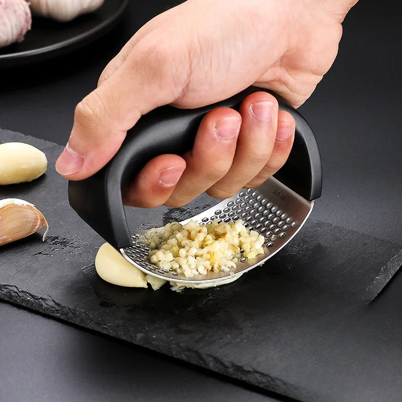 

Stainless Steel Manual Garlic Press Circular Garlic Paste Garlic Peeling Tool Garlic-Chopper Garlic-Masher Home Kitchen Gadgets