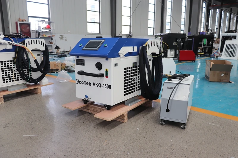 

Rust Clean Metal Cleaning 1000W 2000W Fiber Laser Cleaning Machine Laser Rust Removal