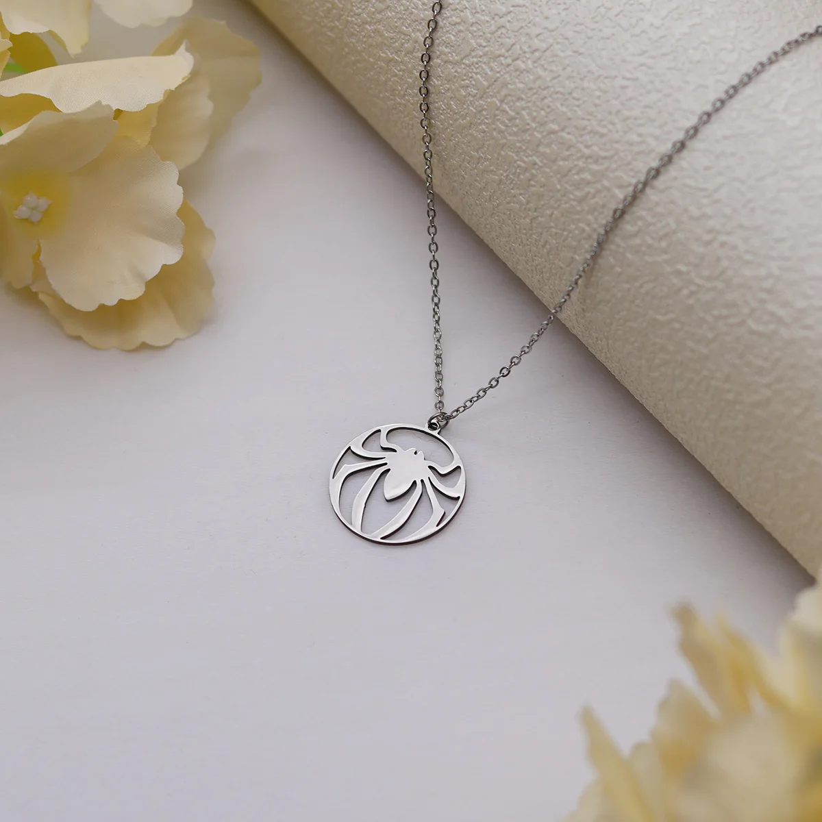 

Cxwind Spider Round Pendant Necklace Stainless Steel Ant Insect Chain Necklace for Women Choker Jewelry Christmas Gift New