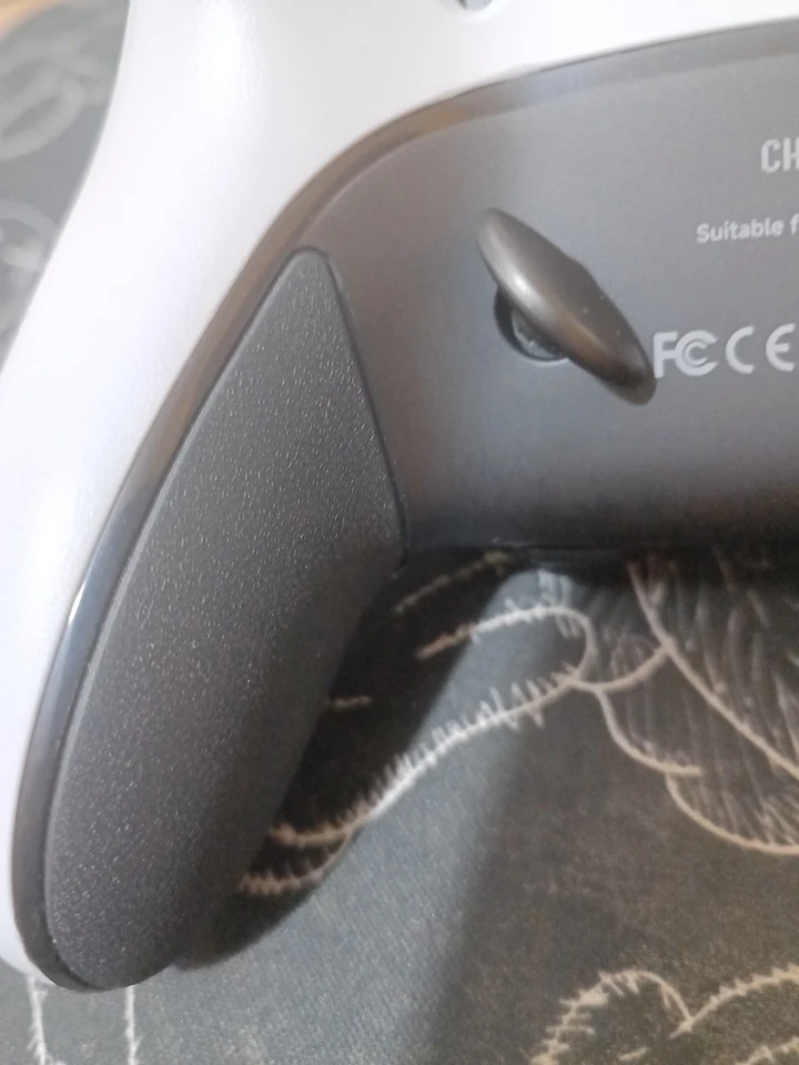 For DSE Elite Controller Dual-Color Soft TPU Back Cover for PS5 Sweatproof & Non-Slip DIY Game Controller Repair Kit - Image 2