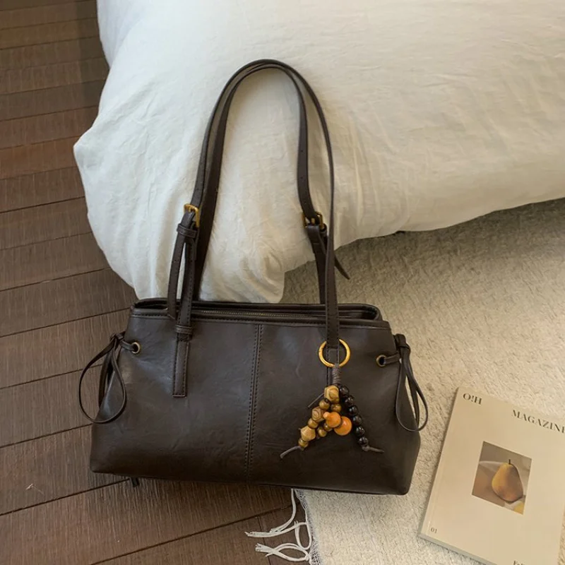 

Stylish Ladies Crossbody-Bag Made Of Star-Printed Leather Featuring High-End Austria Commuter Lightweight Soft Look