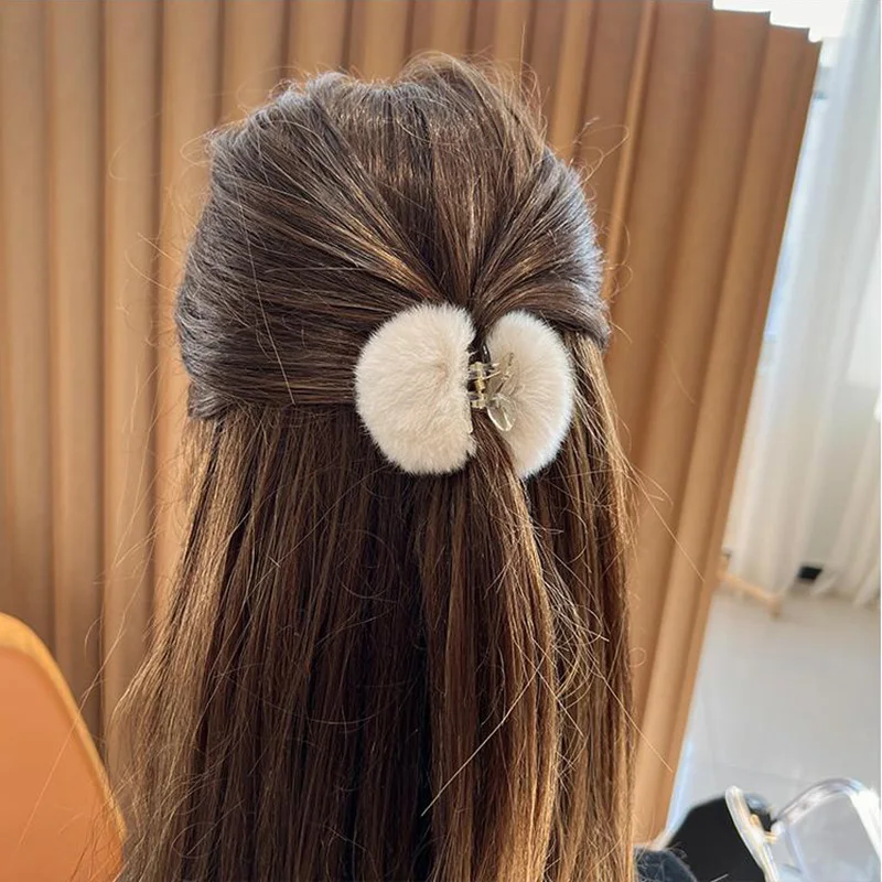 Cute Little Fur Ball Hair Claw Real Otter Rabbit Hair Clip Korean  Cherry Small Pins Styling Shark Clips Women Grips Headwear