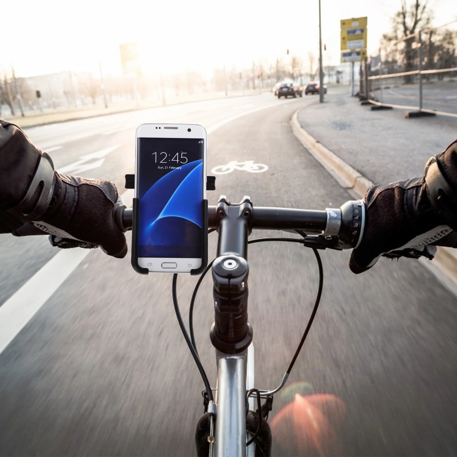 

Universal 360° Rotating Handlebar Phone Holder For Bike Motorcycle Adjustable Cell Mount Anti-Shake Slip-Proof Easy Installation