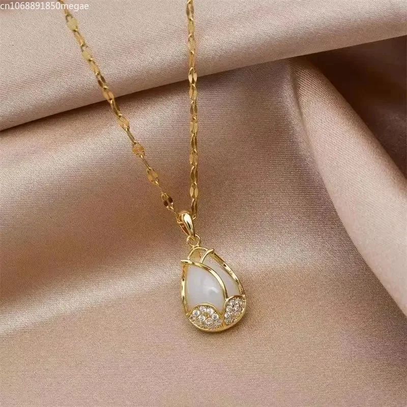 South Korean Fashion Tulip Necklace with Premium and Small Design Set with Rhinestone Necklace for Women