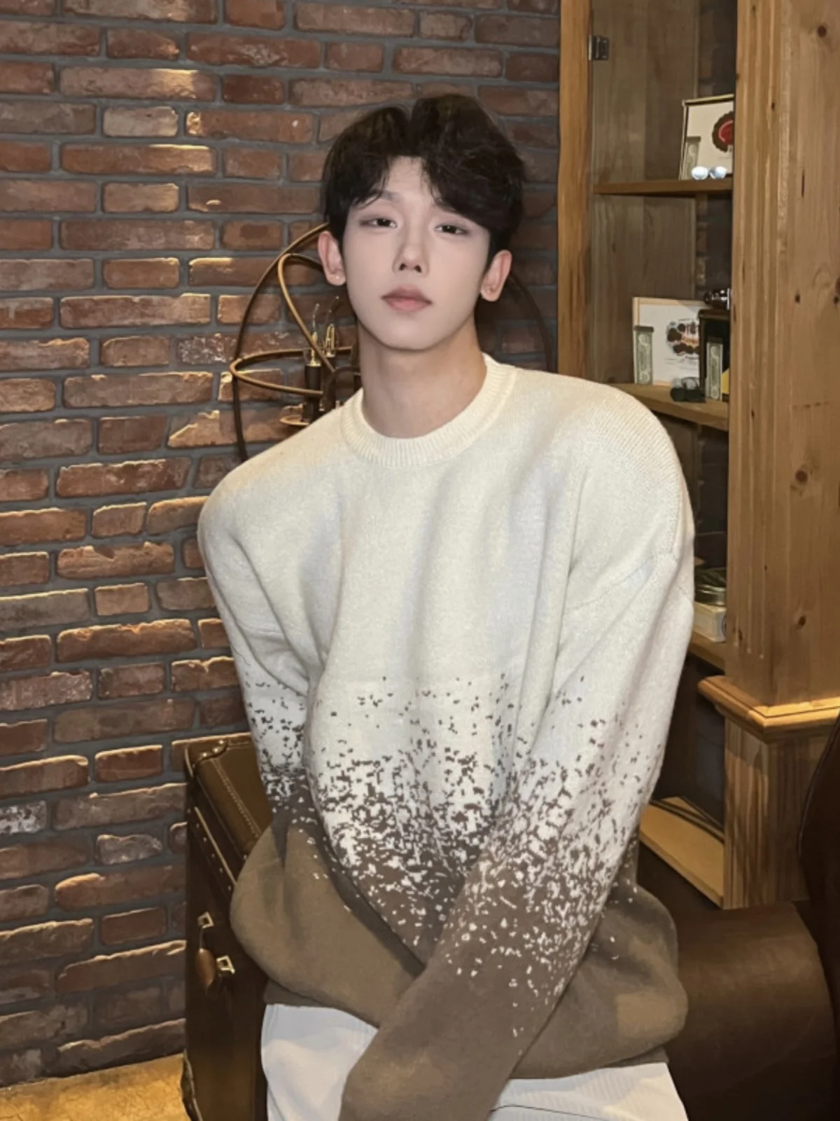 

Мужской вязаный свитер с круглым вырезом, окрашенный в технике деграде, зимний, повседневный, свободного кроя, с длинными рукавами, для ношения под одеждой, модный, осенне-зимний