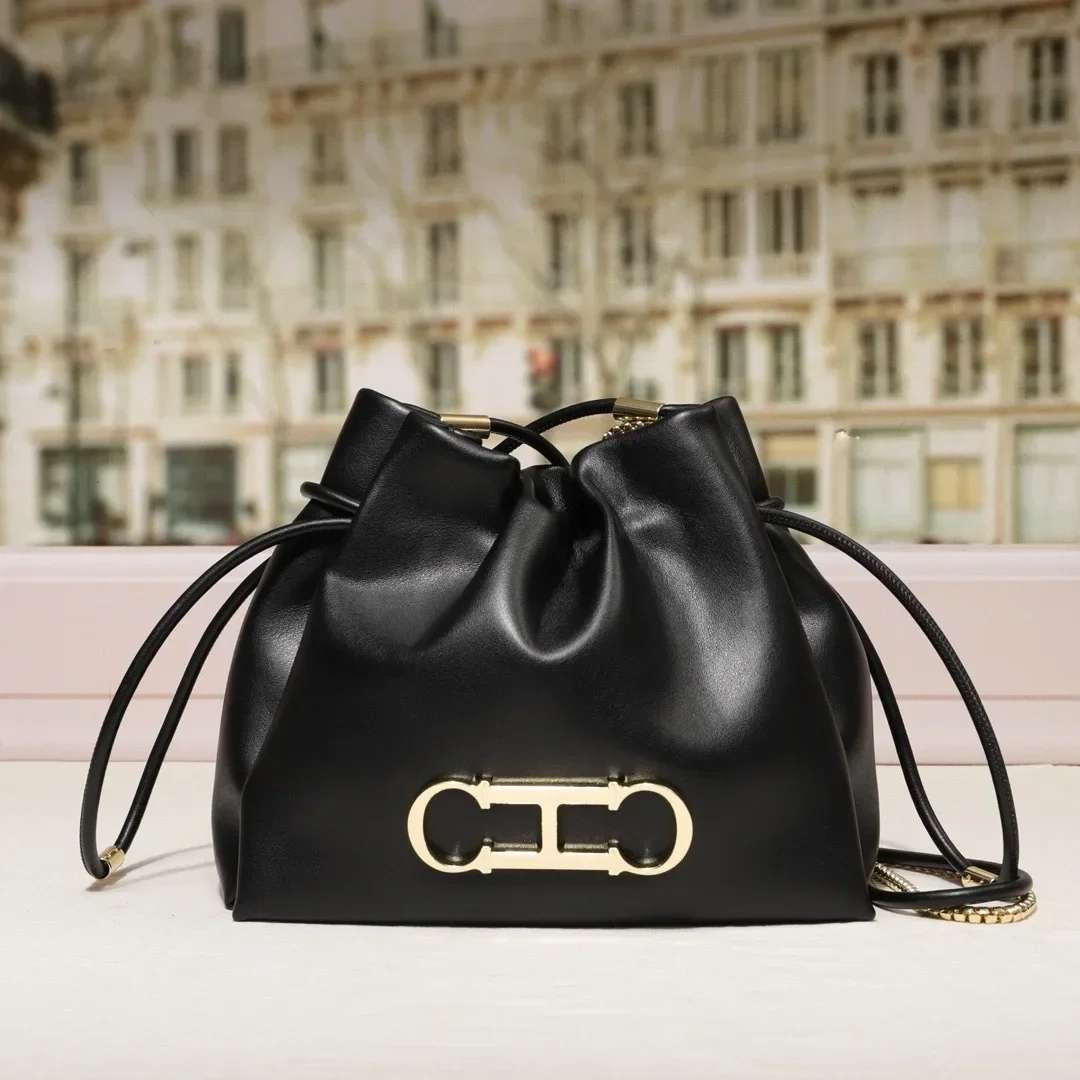 

2025 Unique Stylish Casual Crossbody Bag For Commuter Women Featuring Vintage Minimalist Design And Solid Color Luxury