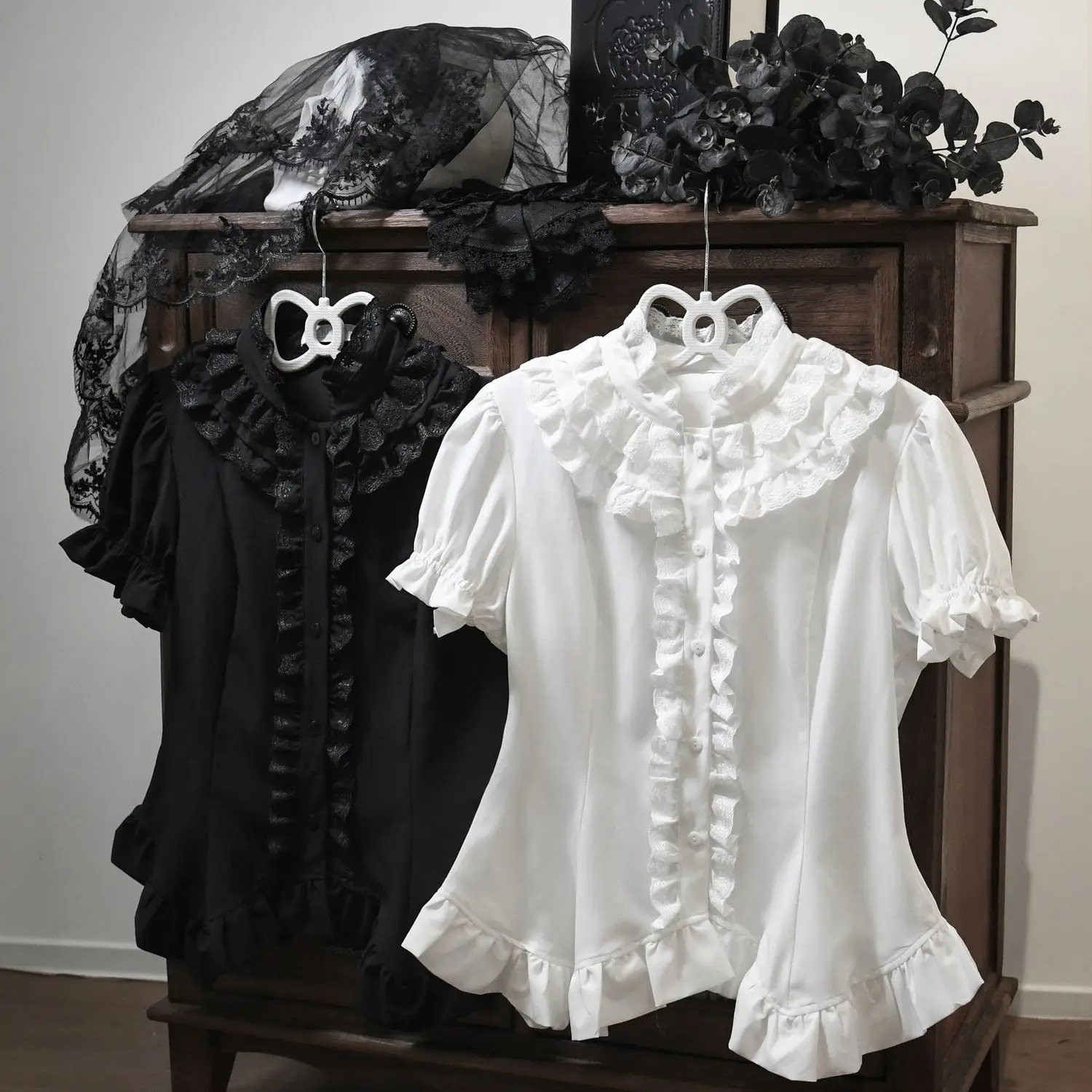 Gothic Black Shirts Women Short Sleeve Japanese Lolita T-shirts 2000s Vintage American Blouse Female Outwear Chic Y2k Crop Tops