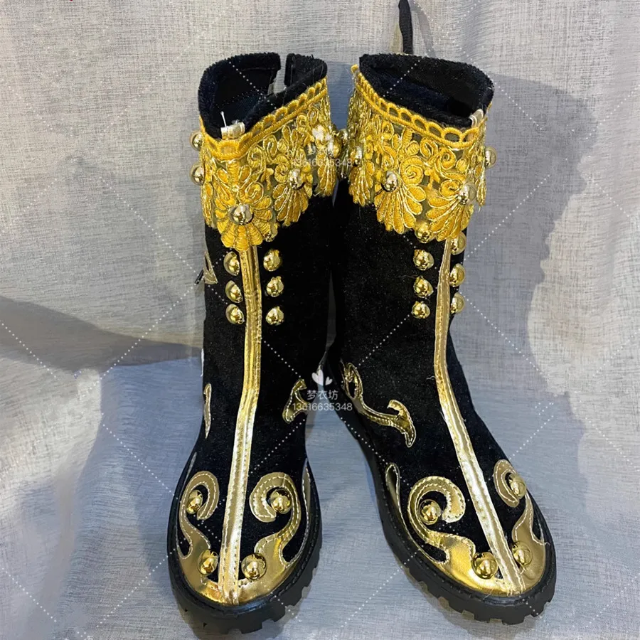 

Черно-белые сапоги для монгольских танцев, обувь для этнических меньшинств, стильные ботинки унисекс с заклепками, праздничные ботинки для выступлений на сцене