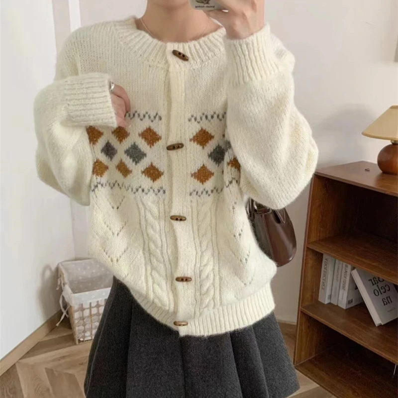 women cardigan ，Corner button round collar contrasting sweater outer for women, autumn and winter new Korean knitted cardigan