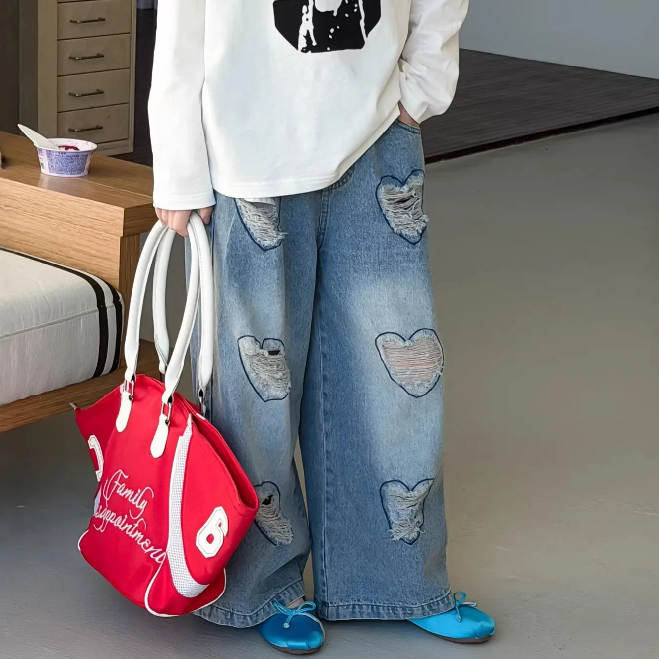 Girls Pants 2026 Spring and Summer New Childrens Clothing Korean Style Girl Baby Design Feel Ripped Jeans Wide Leg Pants