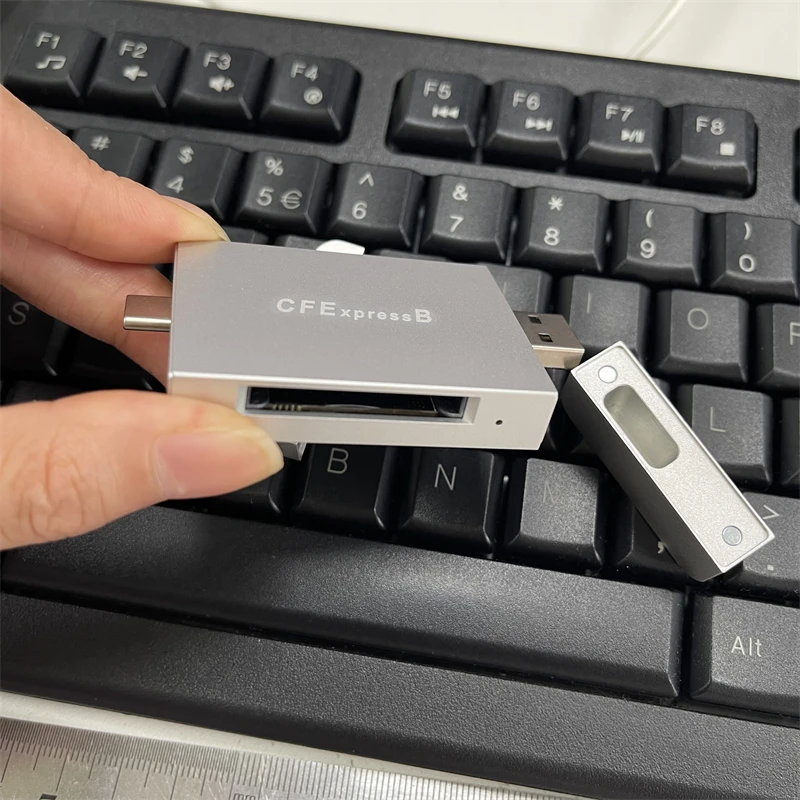 USB Card Reader CFexpress Type B Card Reader USB3.1 + Type C USB3.2 Gen2 10Gbps Memory Card Adapter for PC Phone Camera R5 Z7 Z6