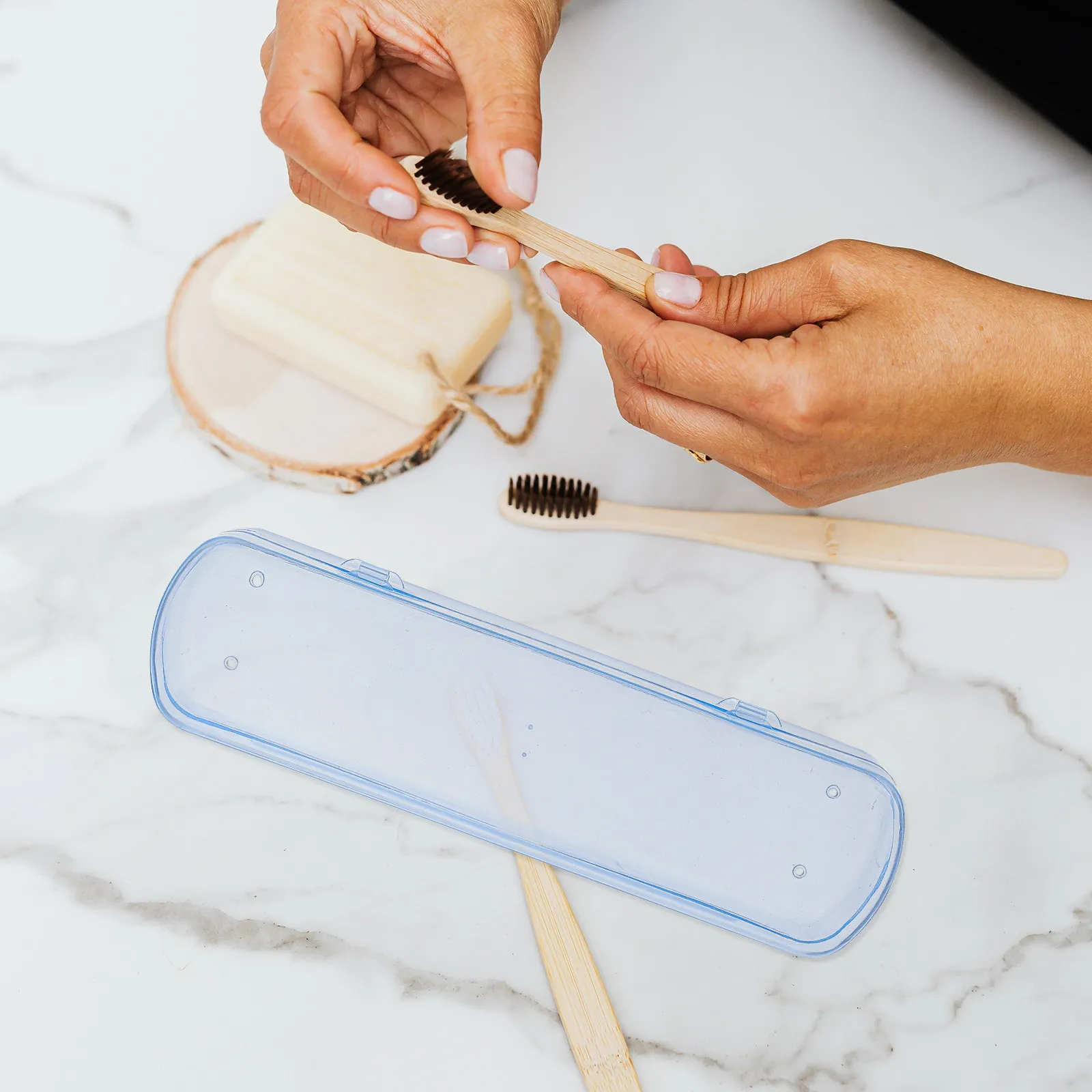 

Набор из 4 дорожных футляров для зубных щеток: изысканное исполнение, пластиковый корпус, компактный, плотно закрывающийся, для дома, путешествий, кемпинга, бизнеса