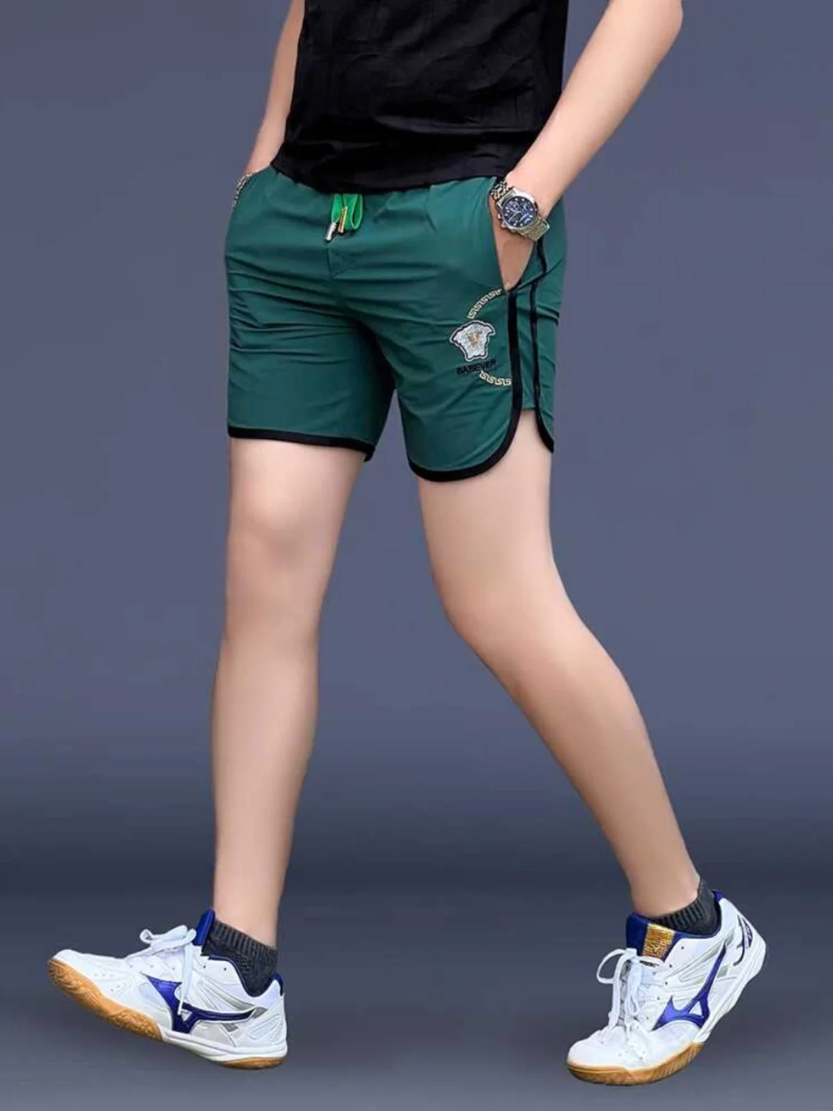 

Мужские эластичные шорты из ледяного шелка, летние, тонкие, быстросохнущие, гладкие, с разрезами, повседневные, спортивные, средней длины, длиной до колена