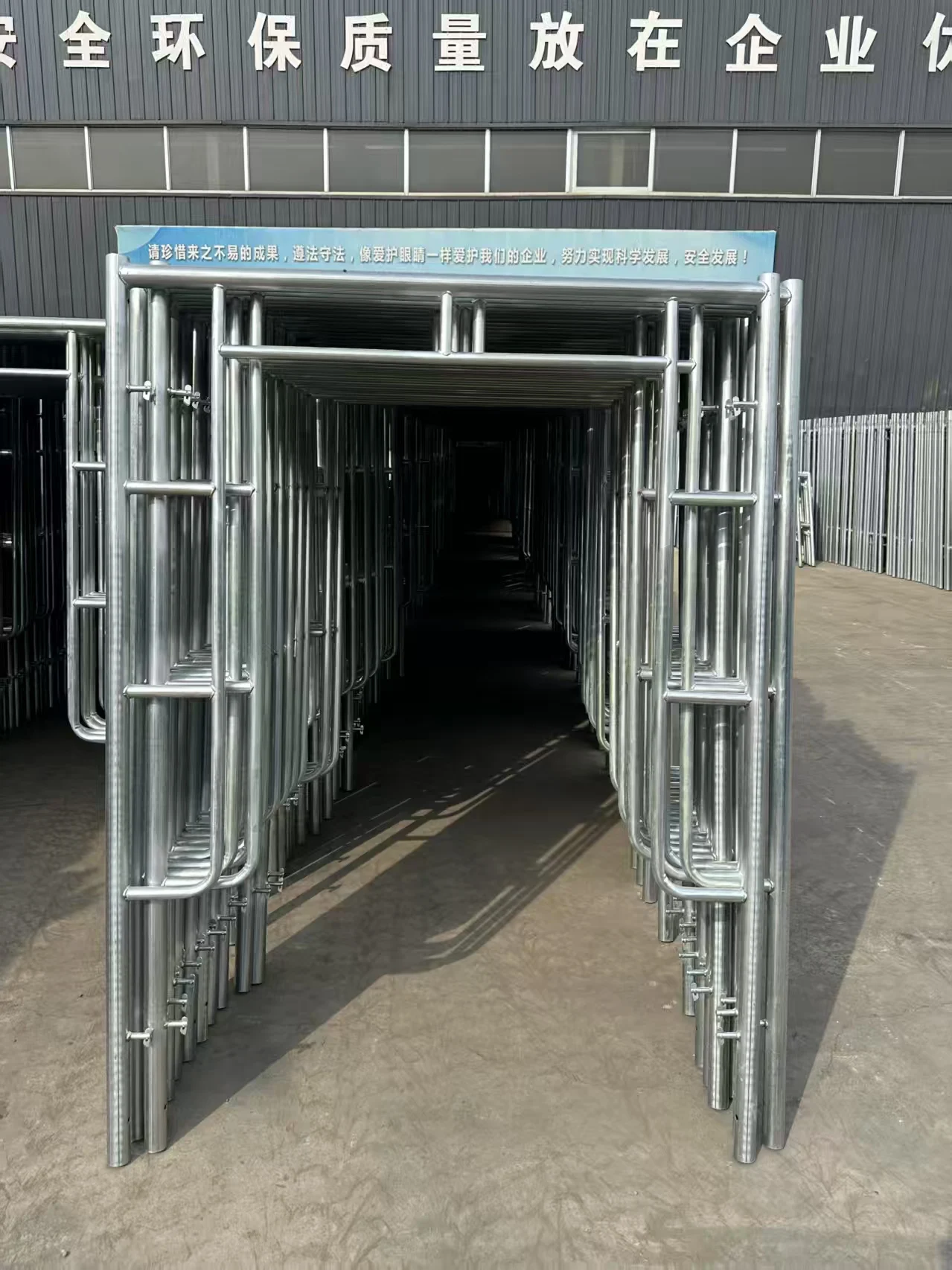 นั่งร้านเคลื่อนที่แบบมีล้อ อลูมิเนียม ขนาด 6-12 เมตร สำหรับงานก่อสร้าง ทนทาน