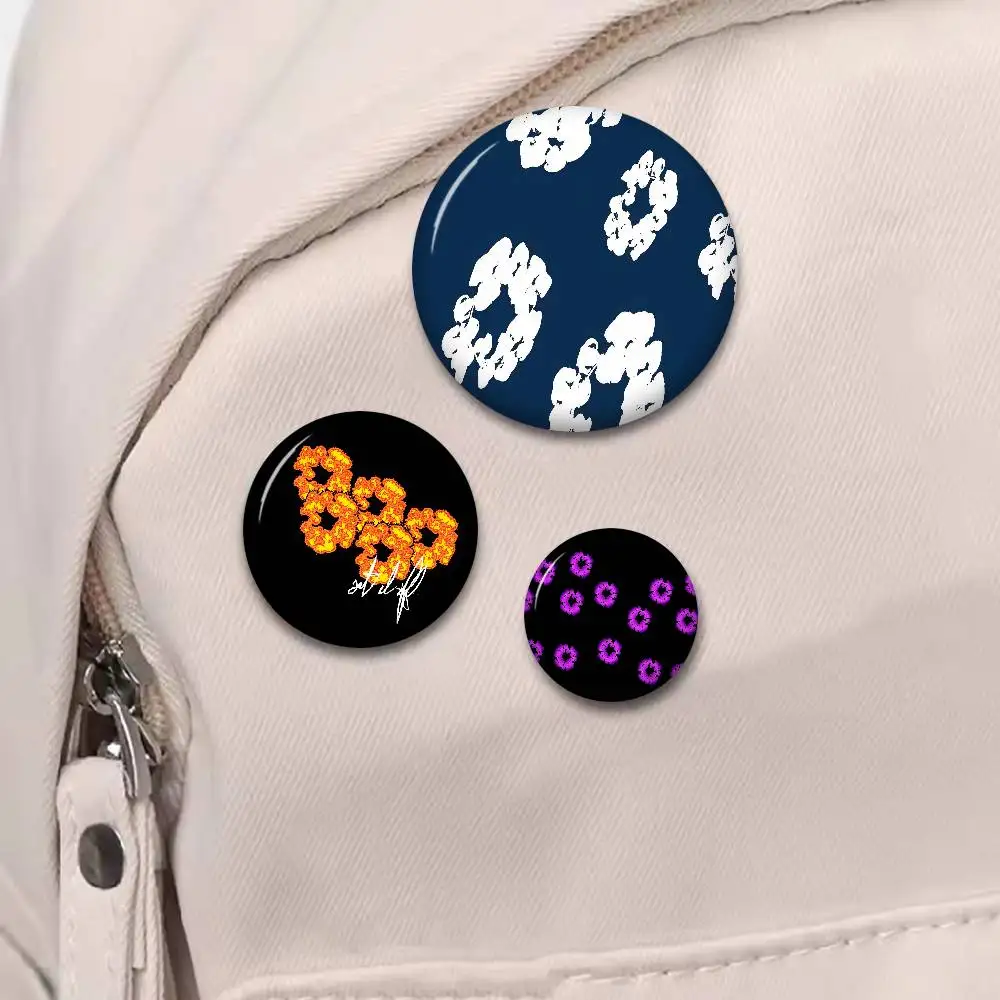 D-Denim T-Tears 58mm Handmade Brooch Cartoon Cosplay Badge on Backpack Jewelry Accessories Gifts