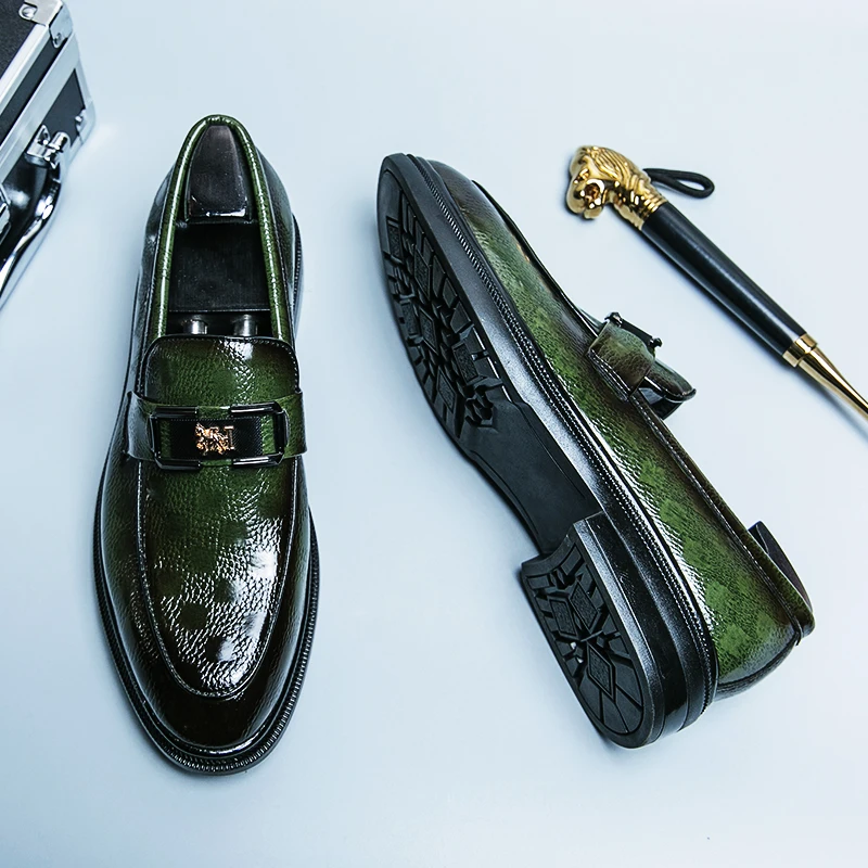 2023 Spring Autumn British Style New Emerald Pointed Leather Shoes Slip-On Loafer Black Hombre Business Casual Daily Dress Fashi