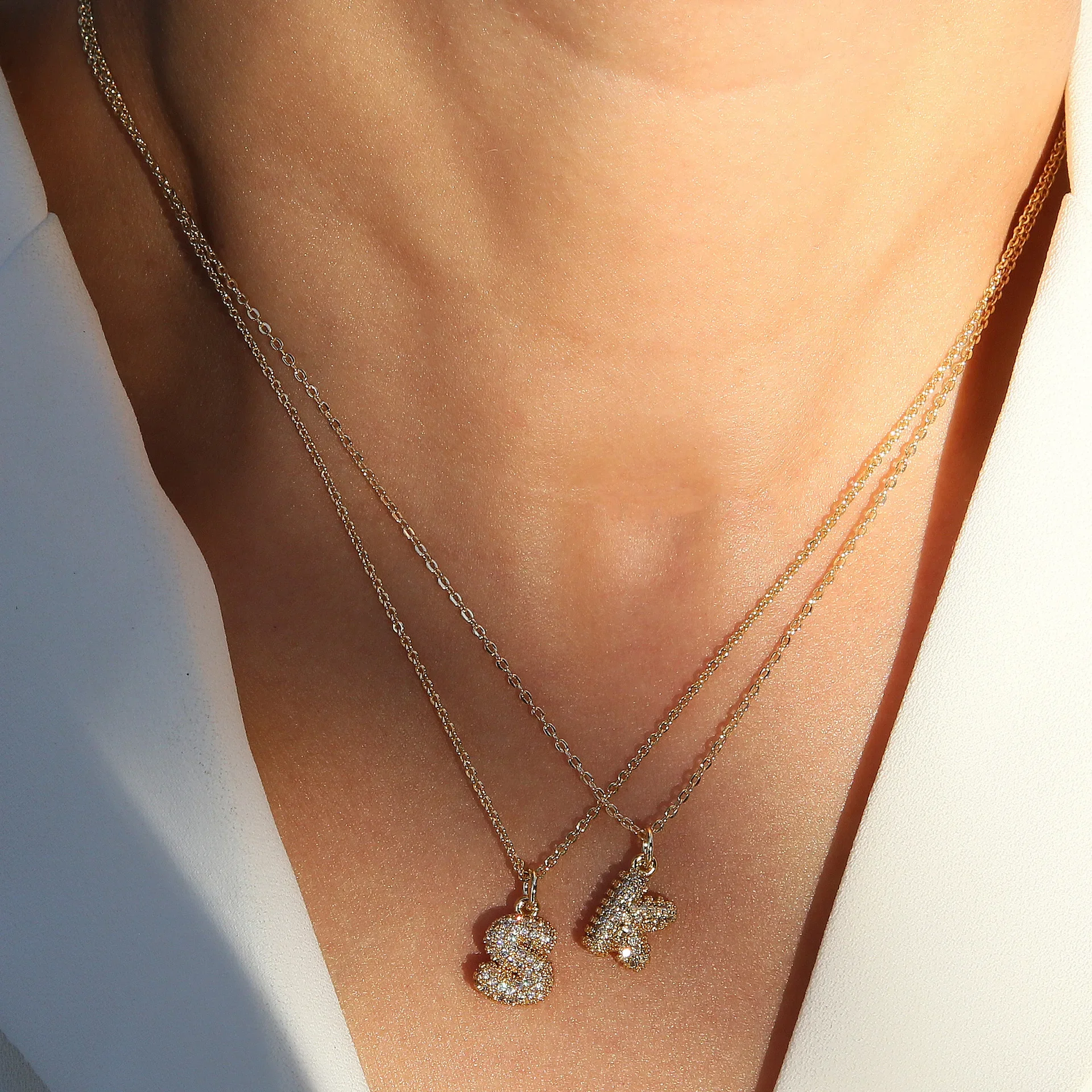 Luxuriöse Mini A-Z Buchstaben-Anhänger Halskette mit Vollzirkonia, Edelstahl Chubby Balloon Initial Alphabet Vergoldeter Choker Schmuck