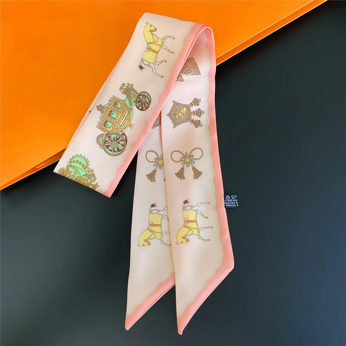 2024 Brand Design Horse Carriage Women Scarf Luxury Silk Scarf Fashion Hair Headband Foulard Skinny Bag Scarves Neckerchief