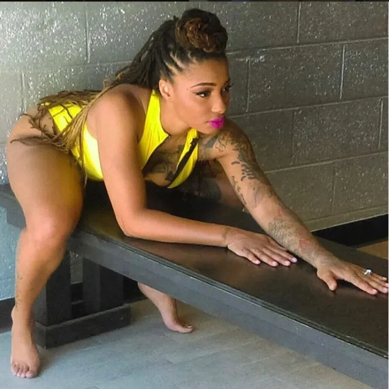 بدلة سباحة قطعة واحدة بسحاب أمامي للعطلات الصيفية لعام 2025 بدلة سباحة مثيرة بفتحة رقبة على شكل V عميقة للتحكم في البطن مونوكيني بدلة استحمام نسائية لقضاء عطلة الشاطئ