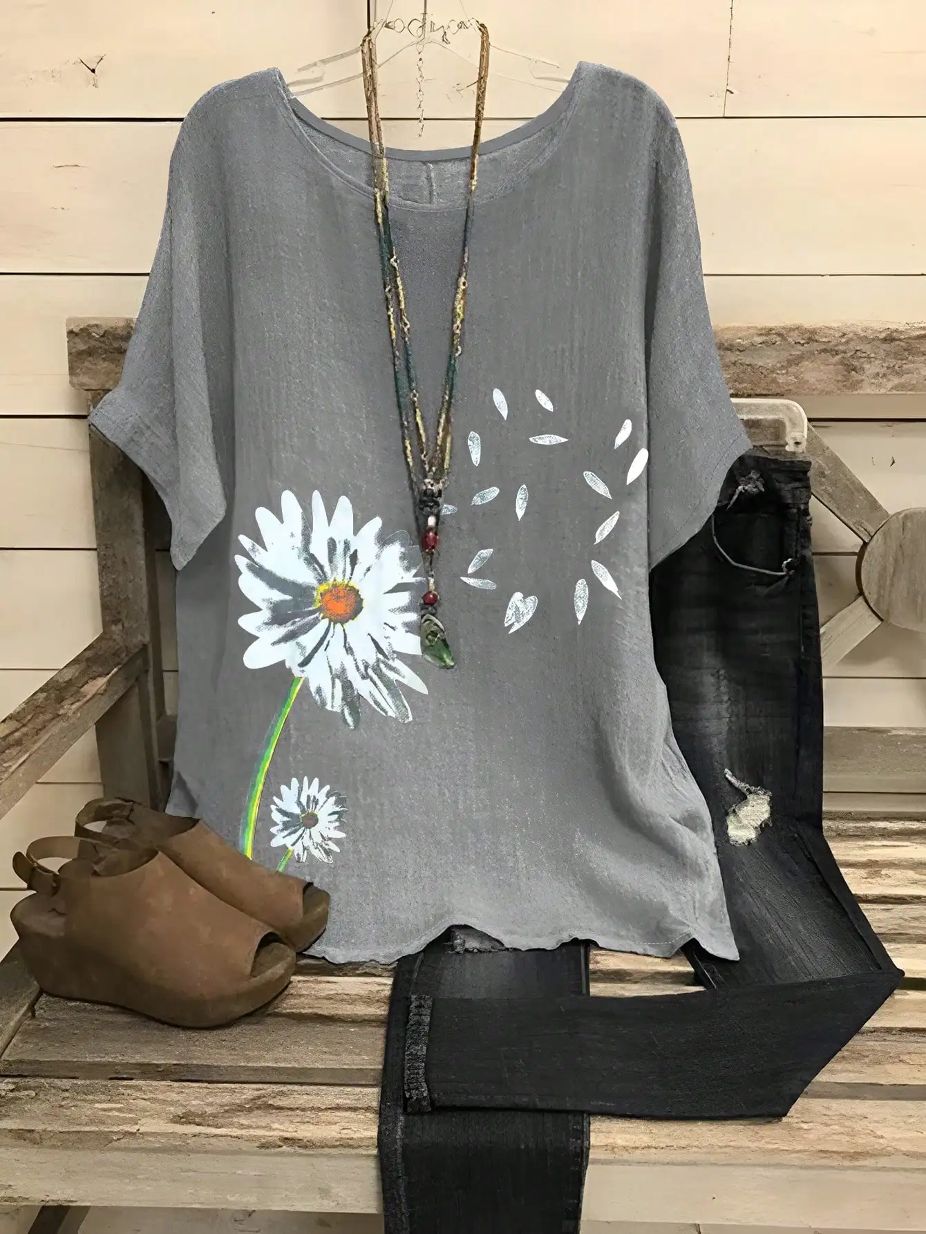 

Plus Size Floral Print Casual Round Neck Drop Shoulder Shirt