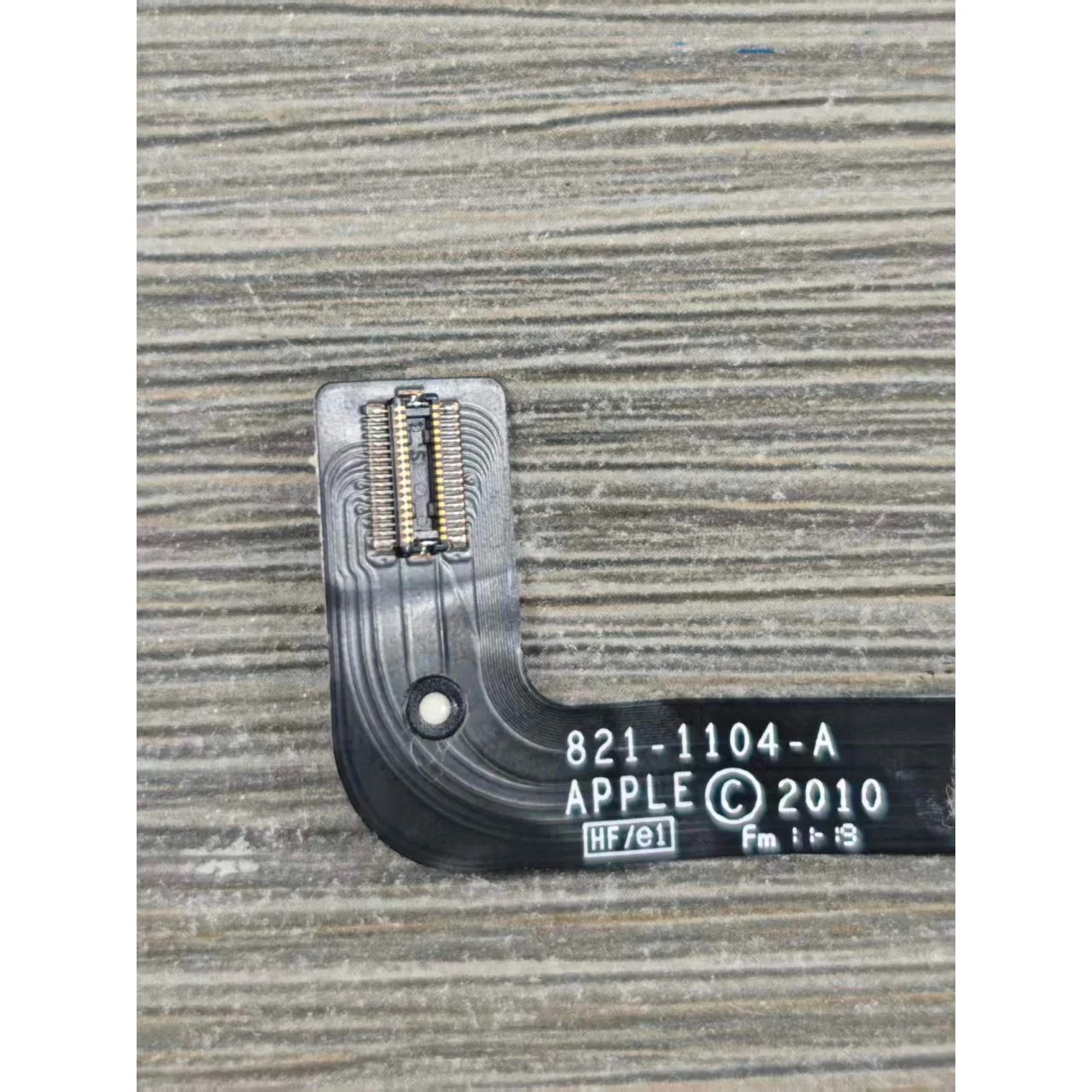

Оригинальный кабель USB-аудио 821-1104-A для Macbook Air 11" A1370, 2010 год выпуска