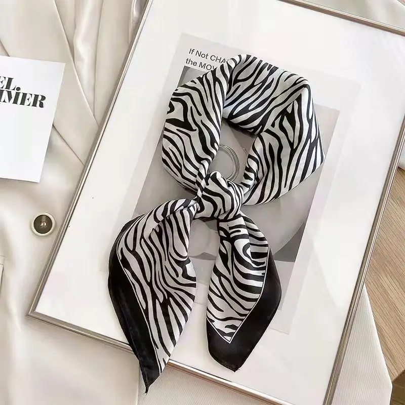 ใหม่แฟชั่น Zebra พิมพ์ผ้าพันคอสแควร์ซาตินนุ่มบางผ้าพันคอคอเรียบ 70*70 ซม.สไตล์วินเทจครีมกันแดด Headscarf สําหรับผู้หญิง