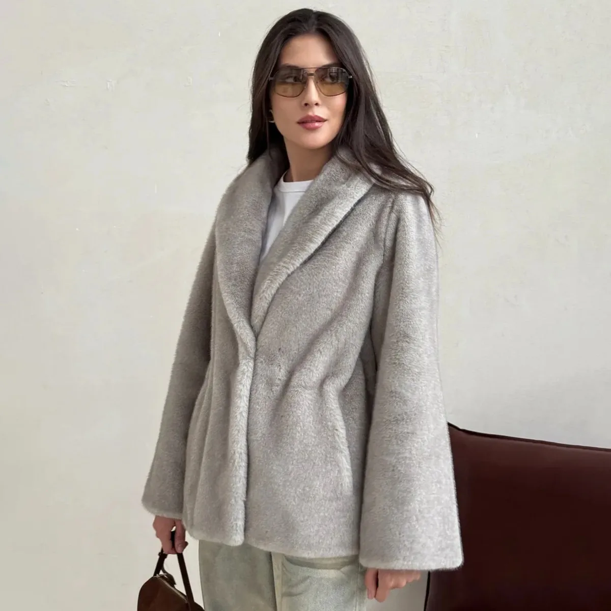 Women Elegant Lapel Faux Fur Short Coat, Loose Wide Sleeve Warm Outerwear, Fashion Casual Streetwear Winter Luxury Ladies Jacket
