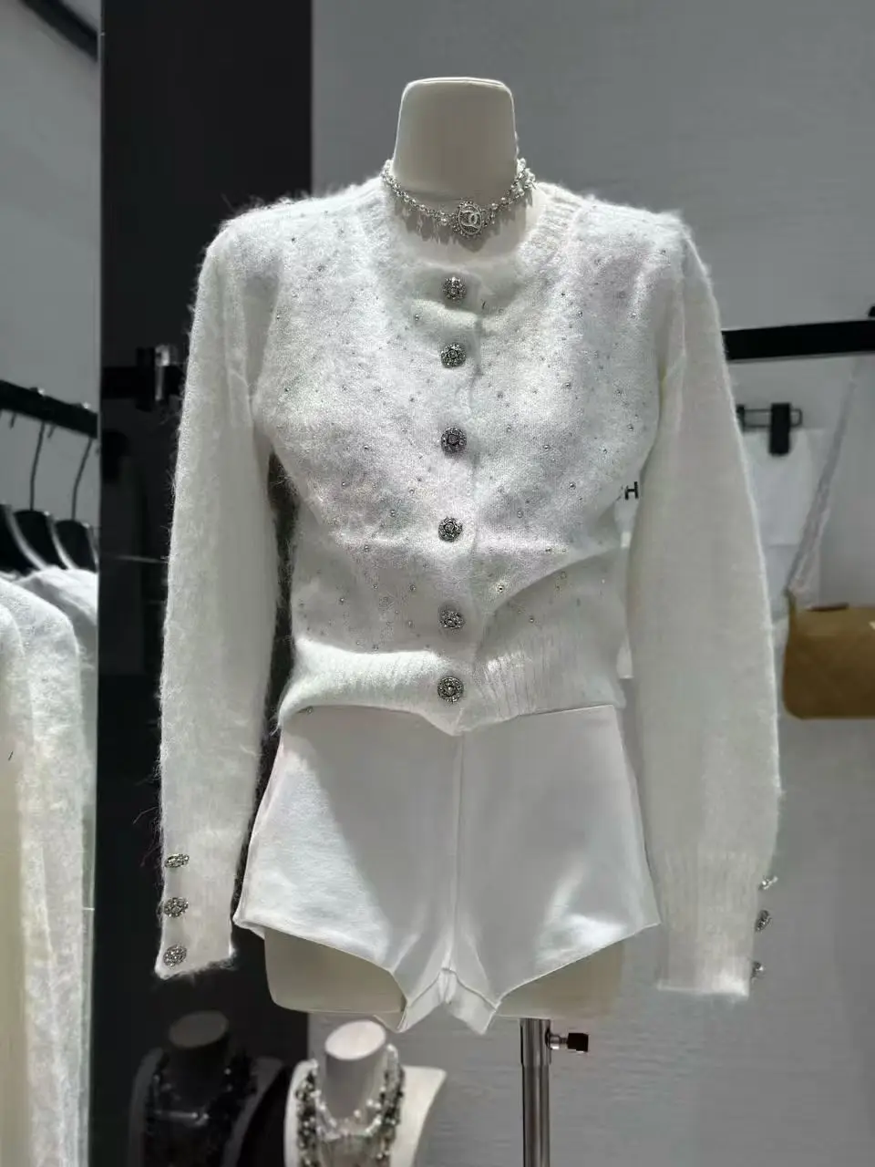 

Элегантный вязаный открытый кардиган, женский осенне-зимний круглый вырез, новый утягивающий мягкий свитер с бисером, топы F222