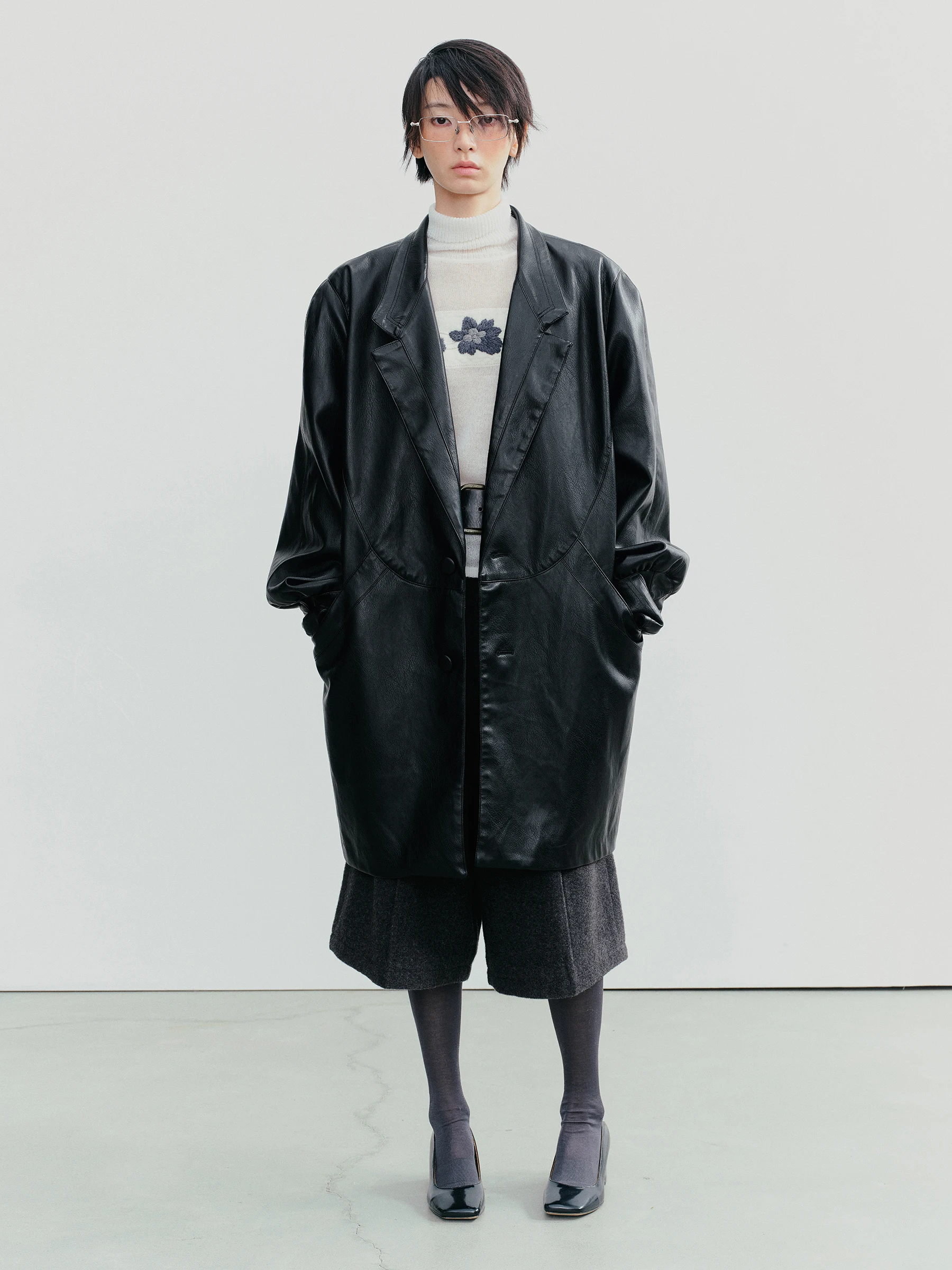 VERMO ソフトレザーワイドショルダースーツジャケットレトロシルエット優しいアウターウェアニュートラルスタイルルーズフィットPUレザーコート