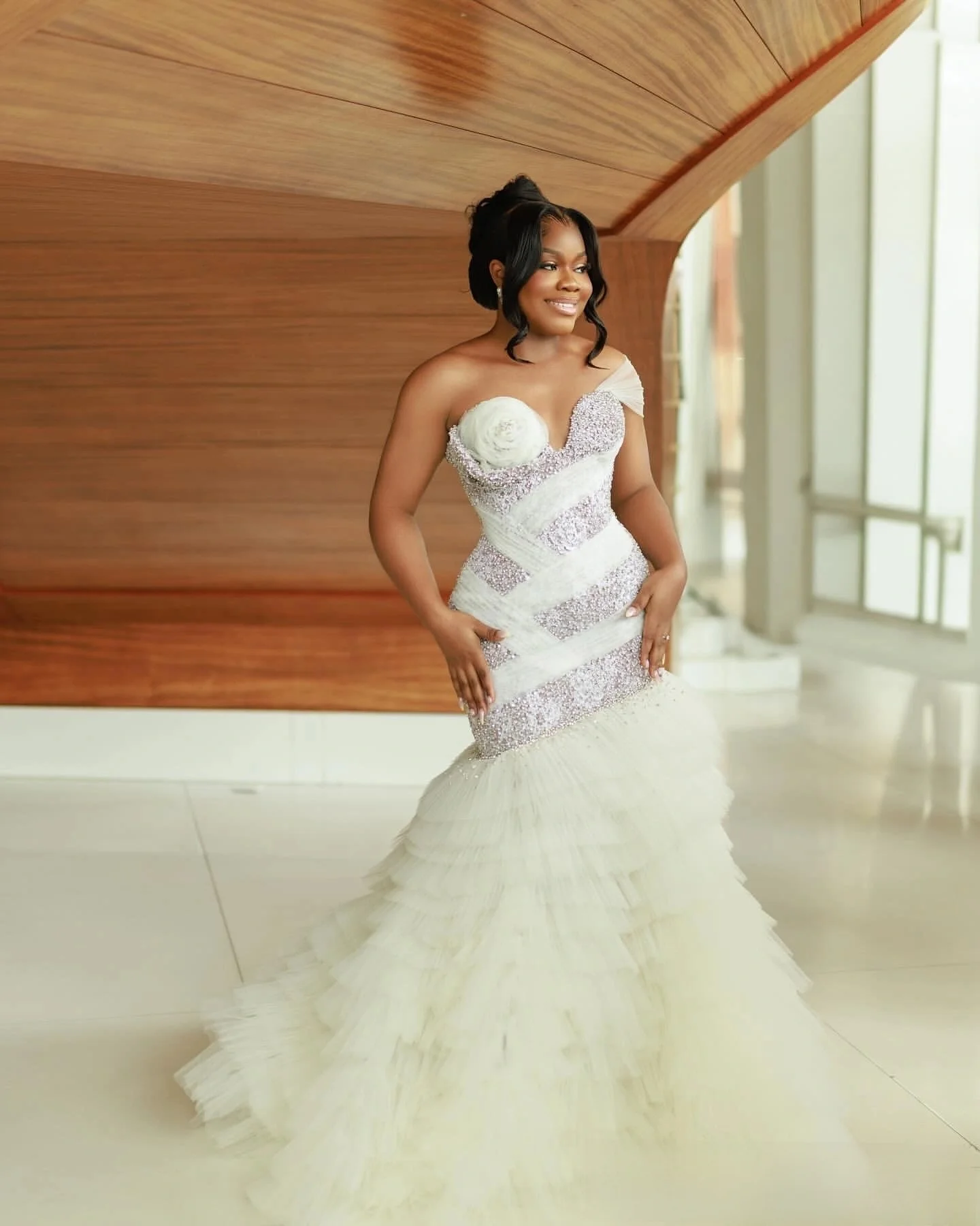 

Customized Sweetheart Sparkly Sequins Beads Luxury Wedding Dress Vestidos Noivas Tiers Tulle Plus Size Formal Bridal Gown