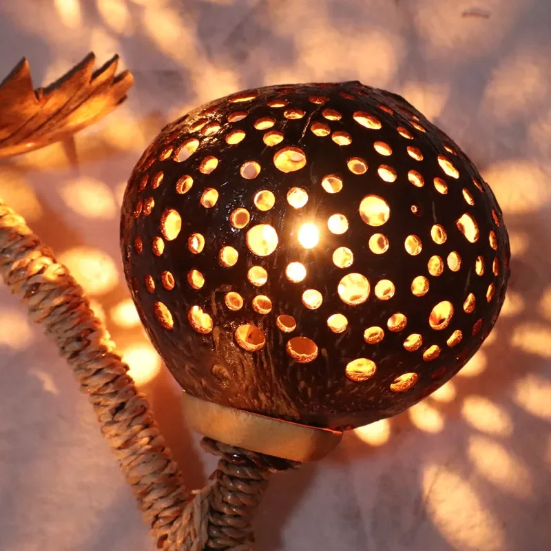 Coconut shell lamp hollow decoration, restaurant club decoration lamp