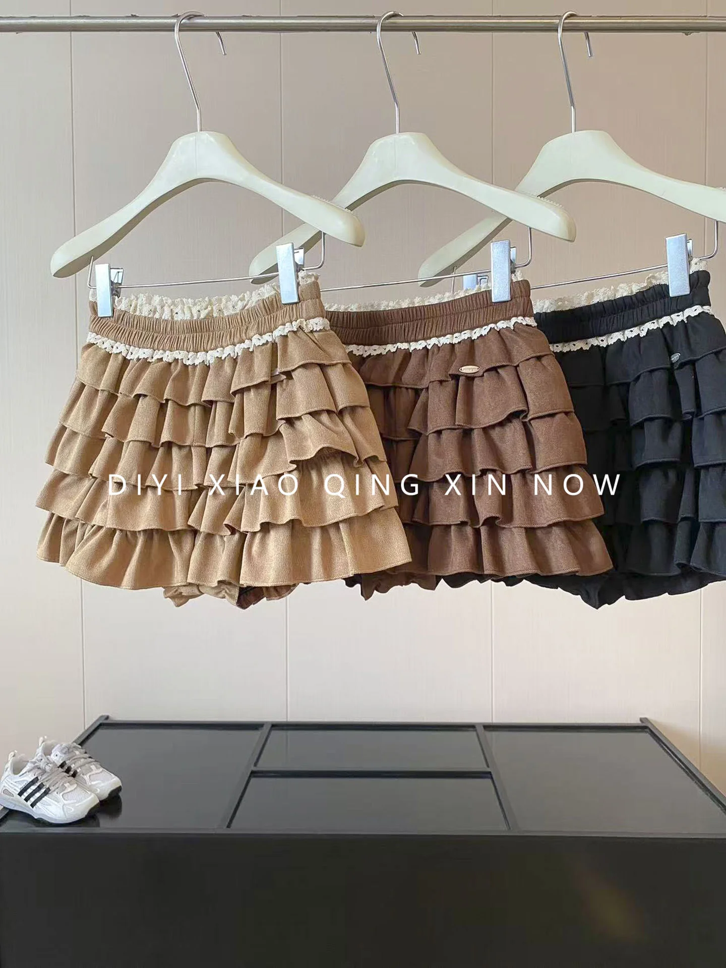 Sweet Girl Style Lace Splicing Layered Cake  Skirt Women's High Waist A-Line Anti-Light Fluffy Short Skirt Winter Season