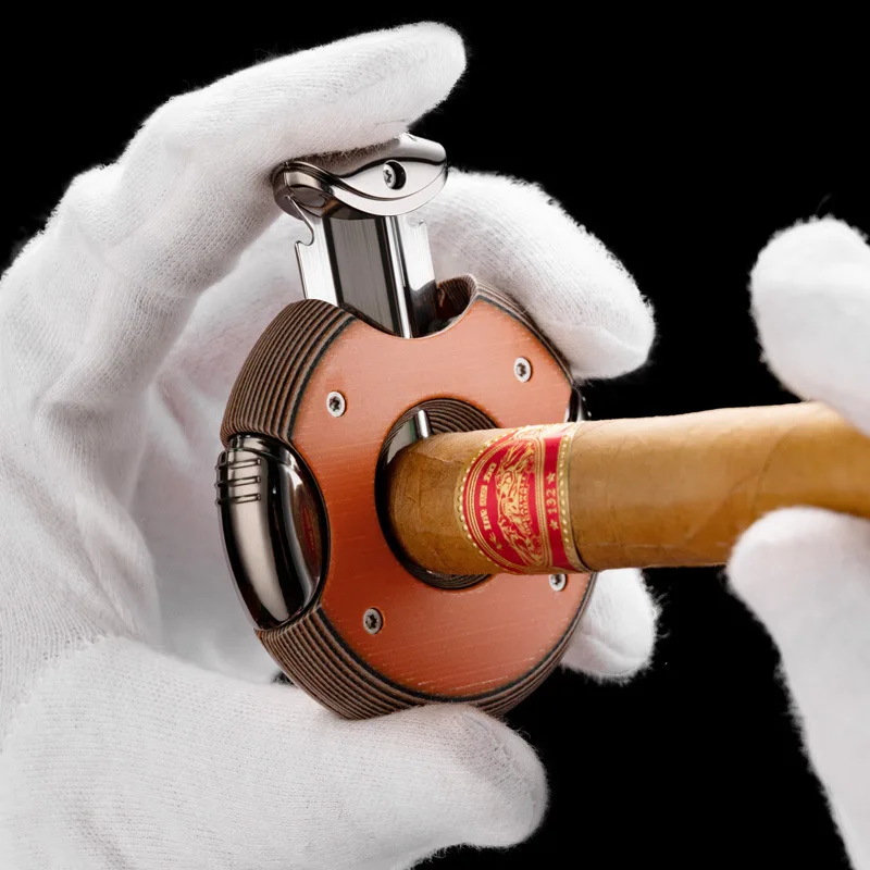 قاطعة السيجار ذات الشفرة المزدوجة | خيارات القطع والدائرية على شكل حرف V | تصميم محمول وحاد #1