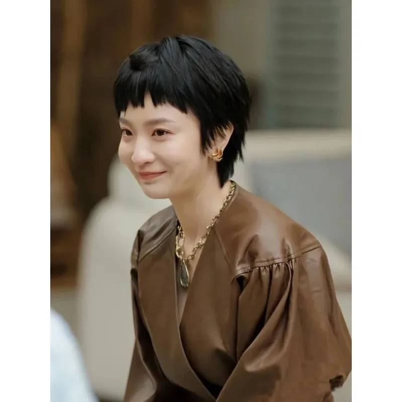 

Spring Autumn New Leather Jacket Women's Short Jacket Trend Slim Fit High Waist Sheepskin Motorcycle V-neck Small Leather Jacket