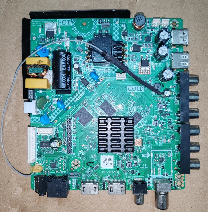 P50-352V5.0  4-core WiFi network three in one TV motherboard, physical photo, tested for   75--82V   300MA  1G+8g
