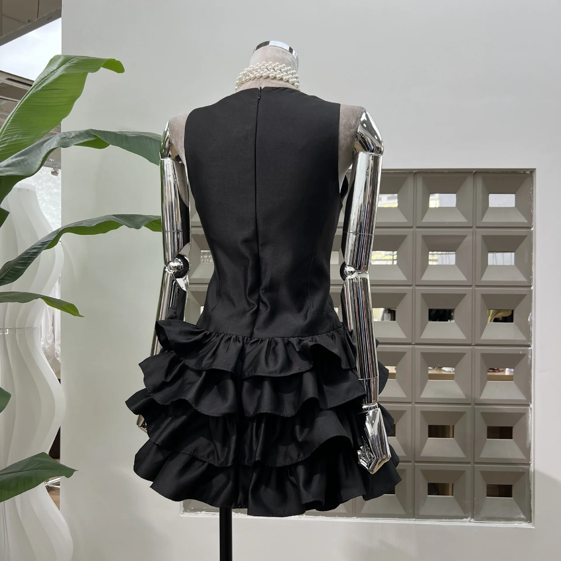 Francês elegante moda socialite vestidos de festa de aniversário em torno do pescoço sem mangas cintura alta fino ajuste arco em camadas vestido preto feminino