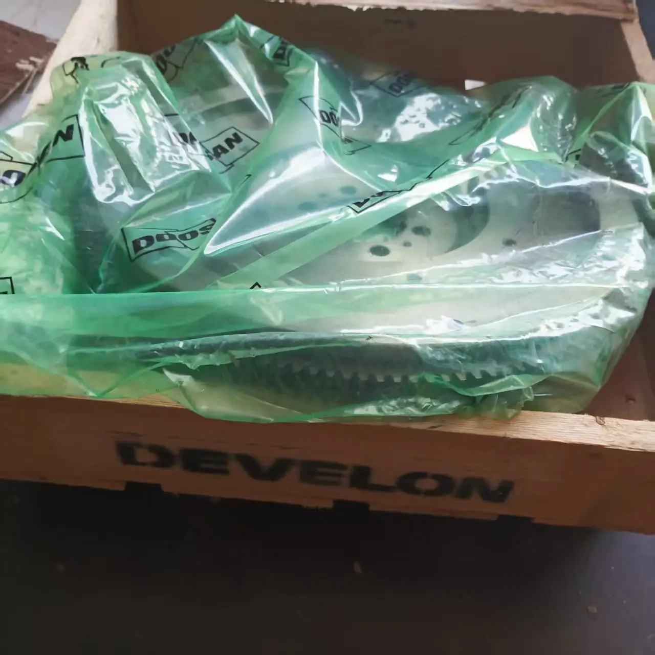 

Develon I Bob Original Manufacturer Genuine FlyWheel Assy 65.02301-5062 Engine Spare Parts