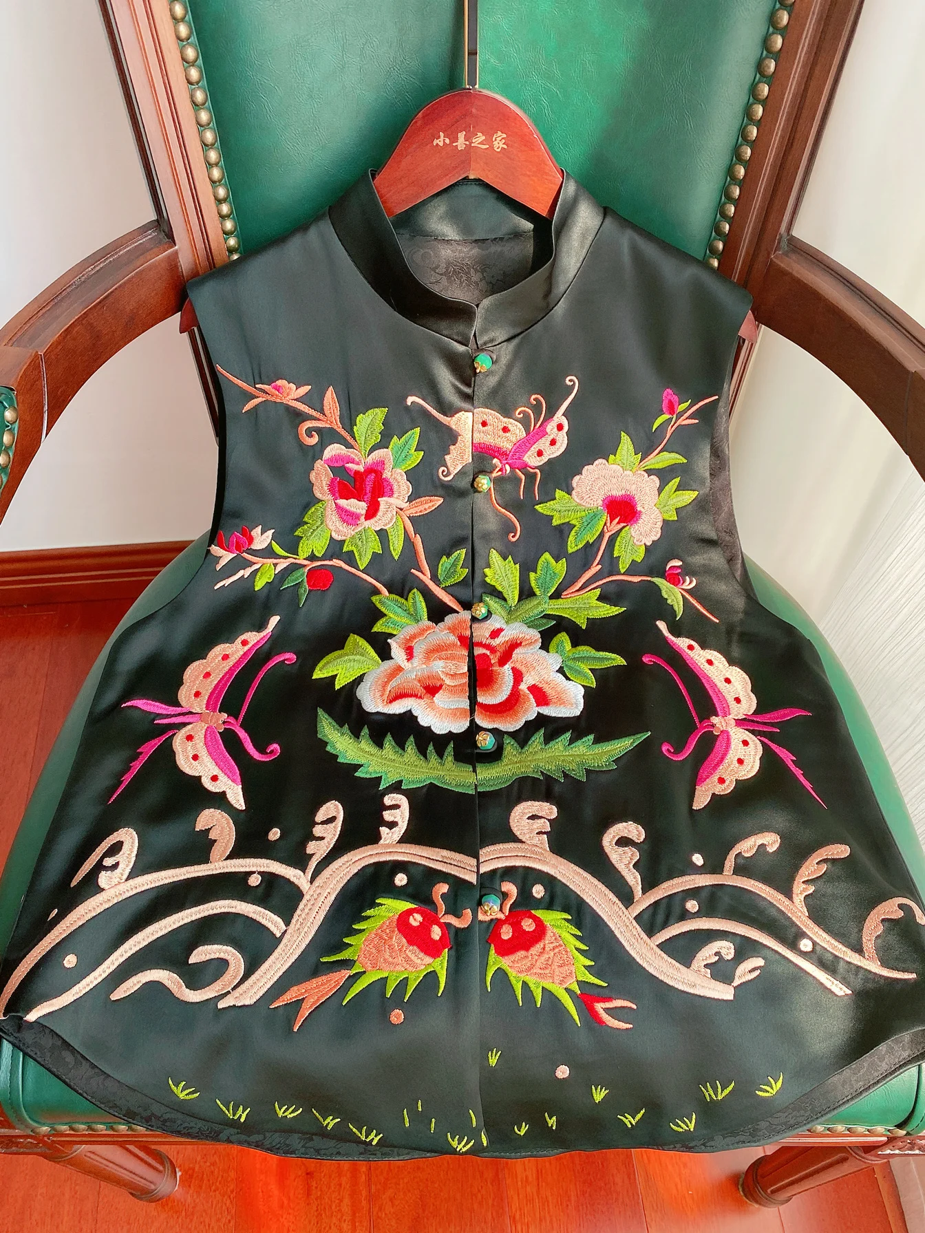 

Peony Embroidered Acetate New Chinese Style Vest Black Placket Stand Collar Buckle Retro National Waistcoat for Women