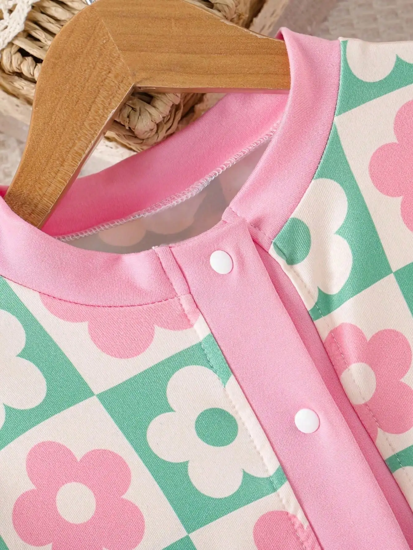 Vier-Jahreszeiten-Kinderbekleidungsset, lässiger, geblümter, langärmeliger Cardigan-Oberteil + geblümtes, ärmelloses Kleid-Set – Detail 5