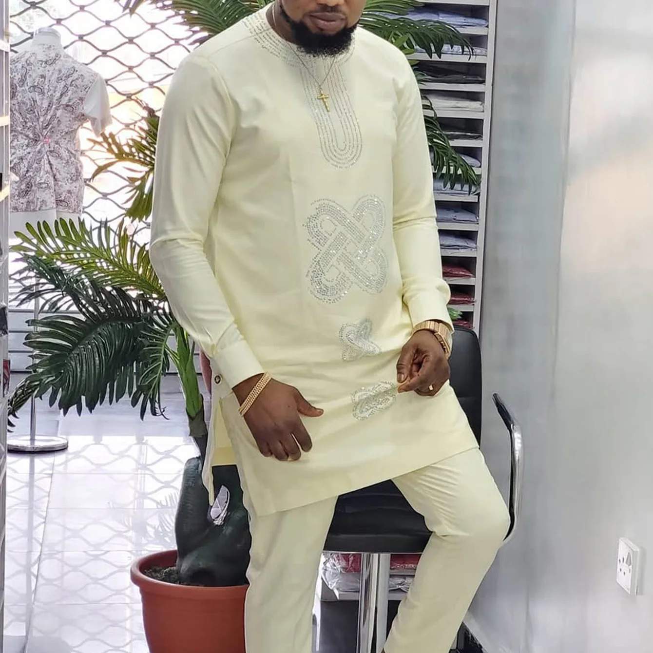 Novo Conjunto Dashiki de 2 Peças Abaya Roupa Masculina Camisa e Calça Manga Longa Estilo Étnico Africano Elegante Gola Redonda com Strass Kaftan